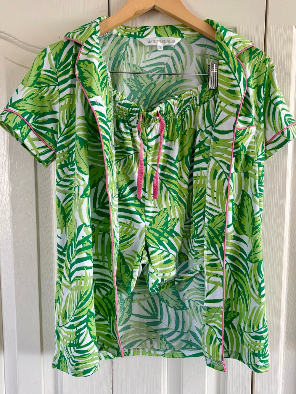 THE ROYAL STANDARD vibrant green and white tropical palm leaf print Short Set Am